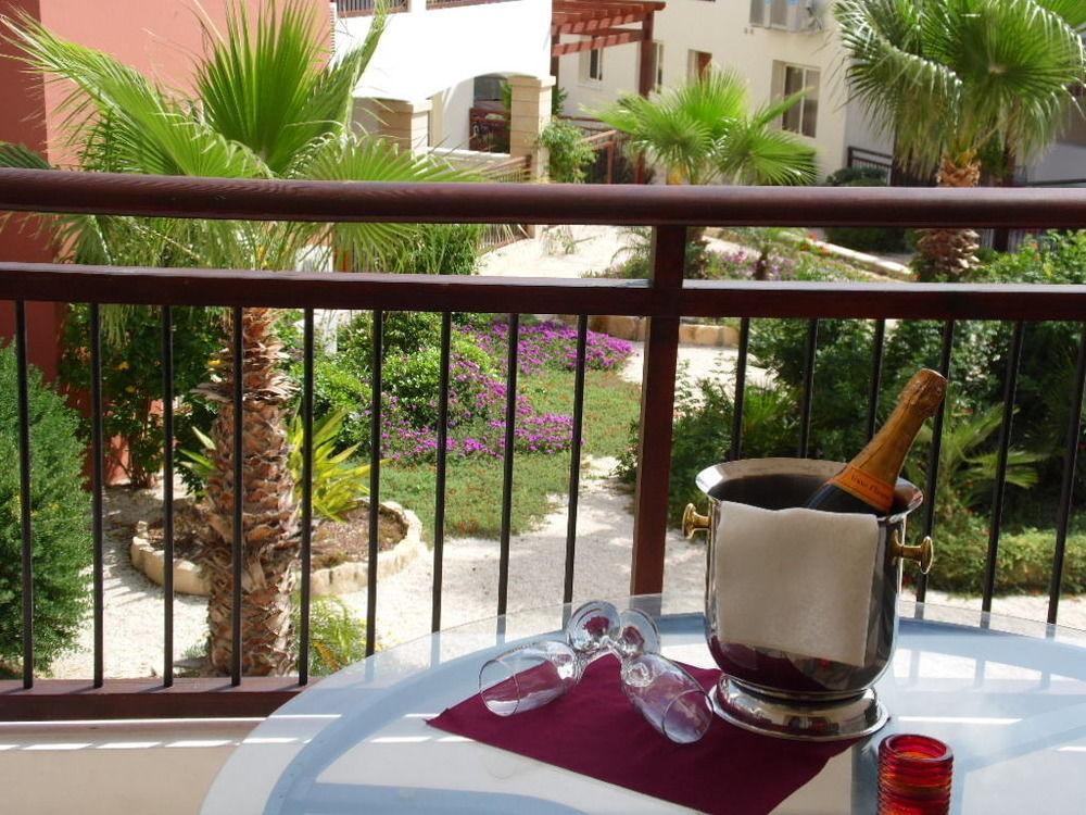 Adriana Holiday Resort Пафос Екстериор снимка
